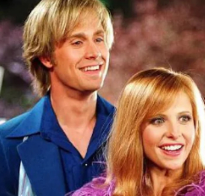 Sarah Michelle Gellar e Freddie Prinze Jr. comemoram 22 anos de casamento