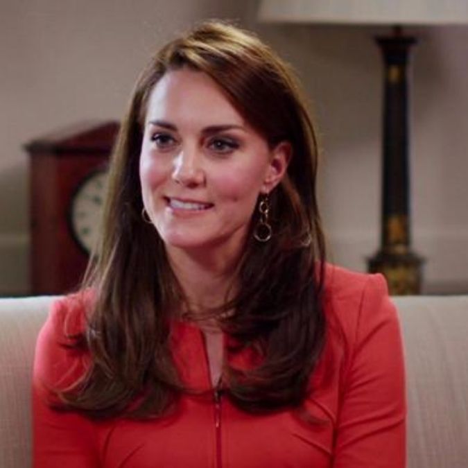 Kate Middleton envia carta emocionante para mãe que está em meio a tratamento da filha