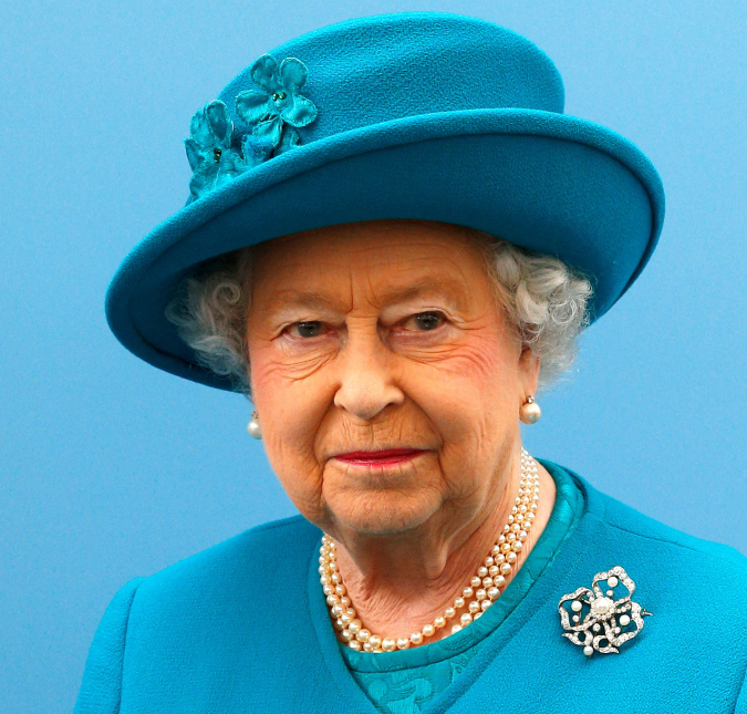 Dois anos após morte, Família Real Britânica posta homenagem a Rainha Elizabeth II