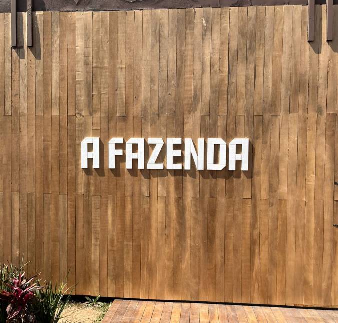 Quer saber como está <i>A Fazenda 16</i>? O <I><B>ESTRELANDO</i></b> te mostra!