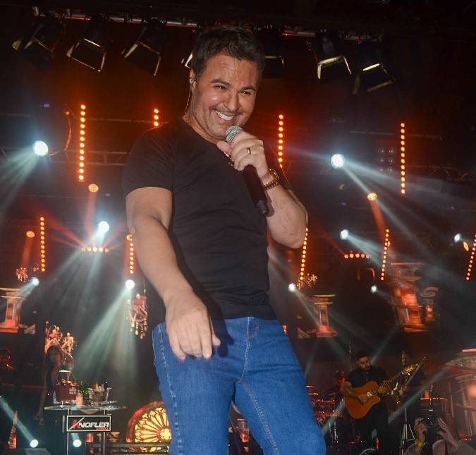 Eduardo Costa se declara à esposa após um ano juntos: <i>Nossos romances foram em meio a uma turbulência</i>