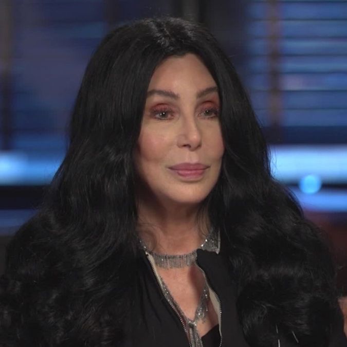 Cher desiste de disputa pela tutela de seu filho, Elijah Blue Allman