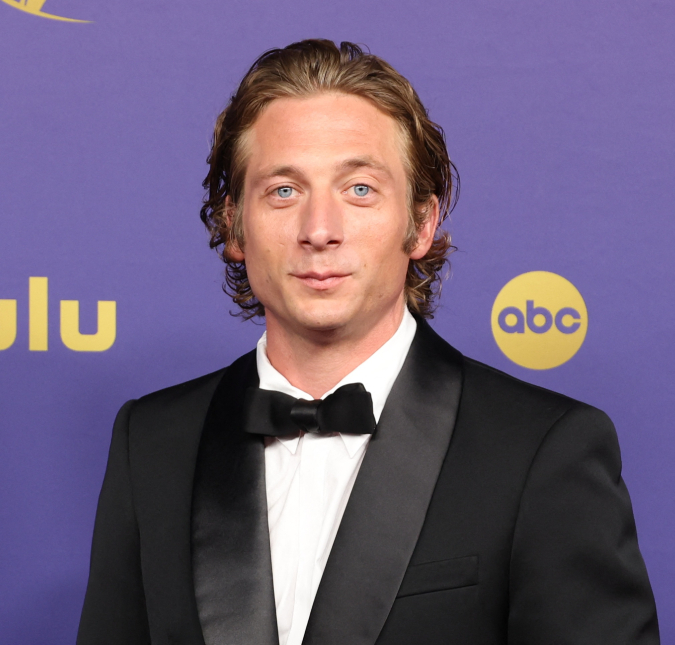 Jeremy Allen White ganha prêmio de Melhor Ator de Comédia no <I>Emmy</I>