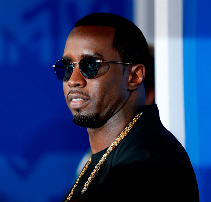 De acordo com revista, Diddy Combs estaria comendo normalmente na prisão