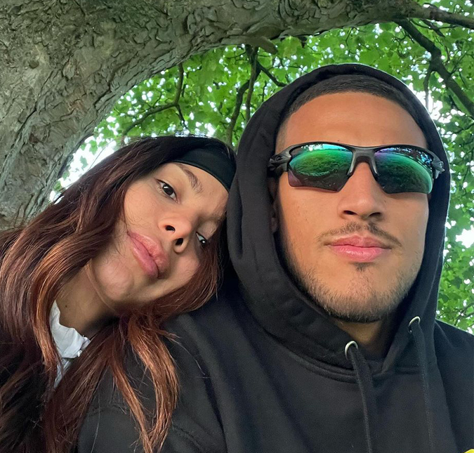 Anitta assume namoro com Vinicius Souza: <i>Meu amor</i>