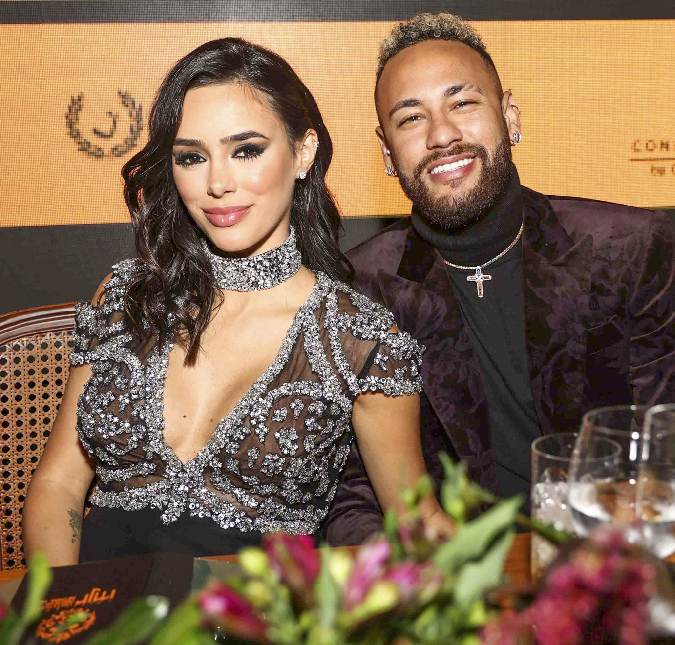 Após aniversário de um ano de Mavie, Neymar Jr. publica foto em família com Bruna Biancardi e a filha