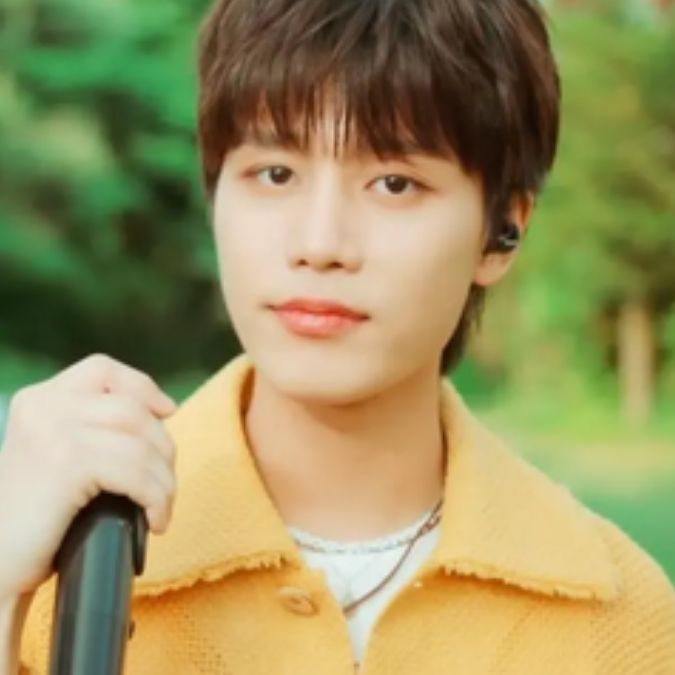 Cantor de <i>k-pop</i>, Moon Taeil, ex-membro do grupo <i>NCT 127</I>, é acusado de estupro coletivo