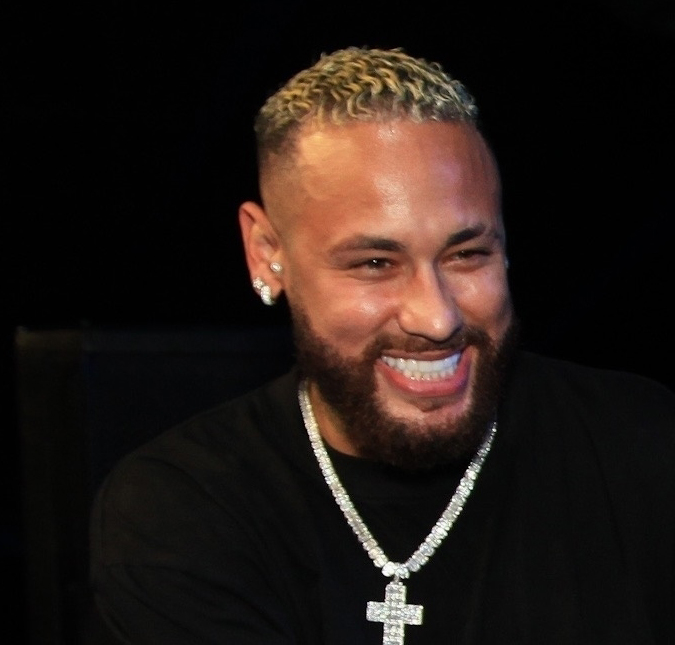 Neymar Jr. abre álbum de fotos de viagem e encanta com momento ao lado de Bruna Biancardi e Mavie
