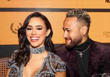 Neymar Jr. exibe clique dando beijo em Bruna Biancardi; confira! -  Estrelando