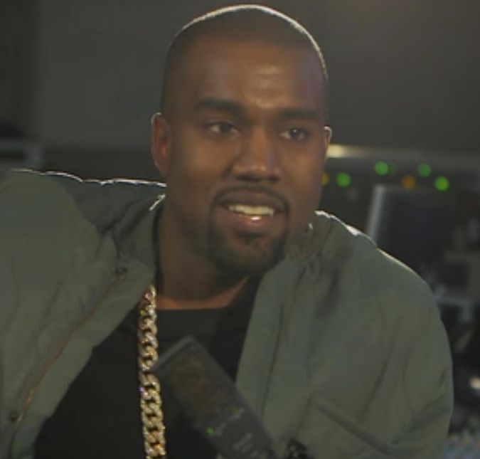 Processo revela que Kanye West pediu à Bianca Censori, sua esposa, para assisti-lo fazendo sexo com a sogra Ex funcionária do rapper está o processando por assédio e perseguição