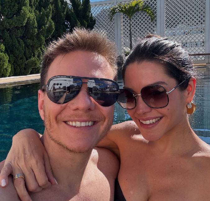 Michel Teló e Thais Fersoza renovam votos de casamento e se derretem um pelo outro: <i>Chegou a hora de renovar esse amor</i>