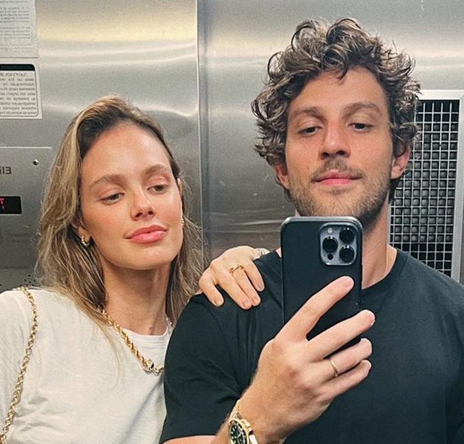 Na reta final da gravidez, Laura Neiva exibe barrigão e ganha declaração de Chay Suede: <i>Dona do meu coração</i>