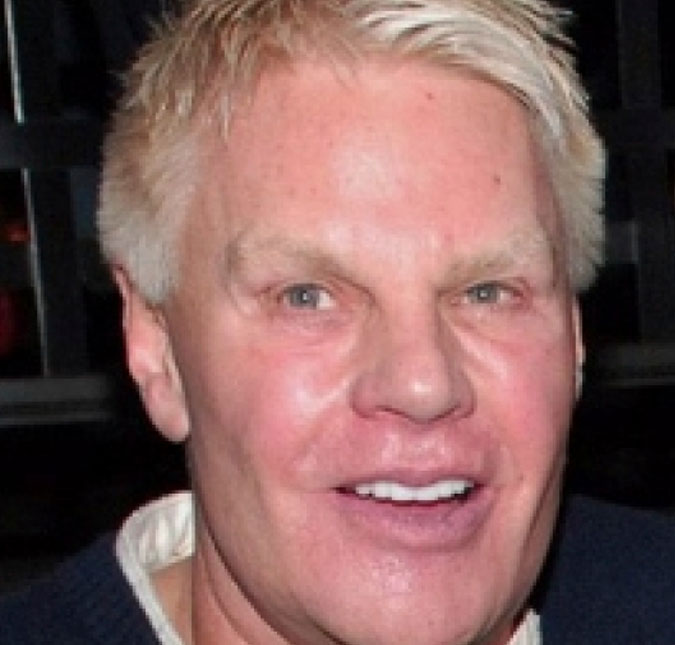 Ex-CEO da <i>Abercrombie & Fitch</i>, Mike Jeffries é preso por acusações de tráfico sexual, diz jornal