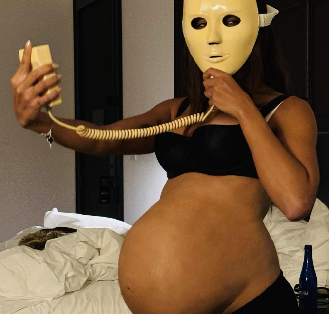 Anitta surge com barriga de grávida e gera mistério entre os fãs; entenda!