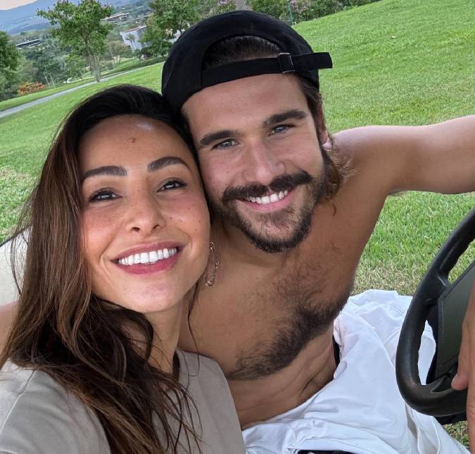 Grávida de Nicolas Prattes, Sabrina Sato curte fim de semana abraçadinha com noivo