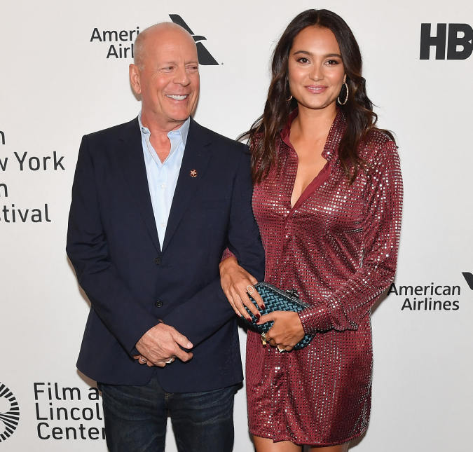 Emma Hemings revela que não protege filhas de diagnóstico de Bruce Willis: <I>Elas sabem que o papai não vai melhorar</I>