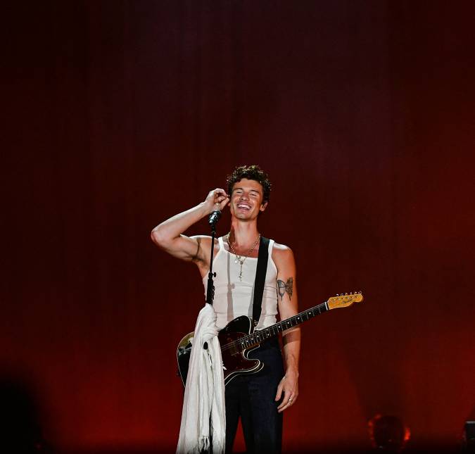 Shawn Mendes revela que se estivesse em uma emergência ligaria primeiro para a ex, Camila Cabello