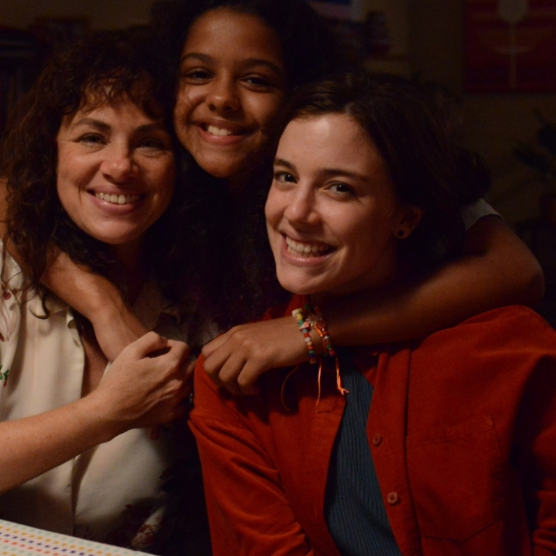 Nos cinemas com <i>A Vilã das Nove</i>, Alice Wegmann faz paralelo entre a ficção e a vida real