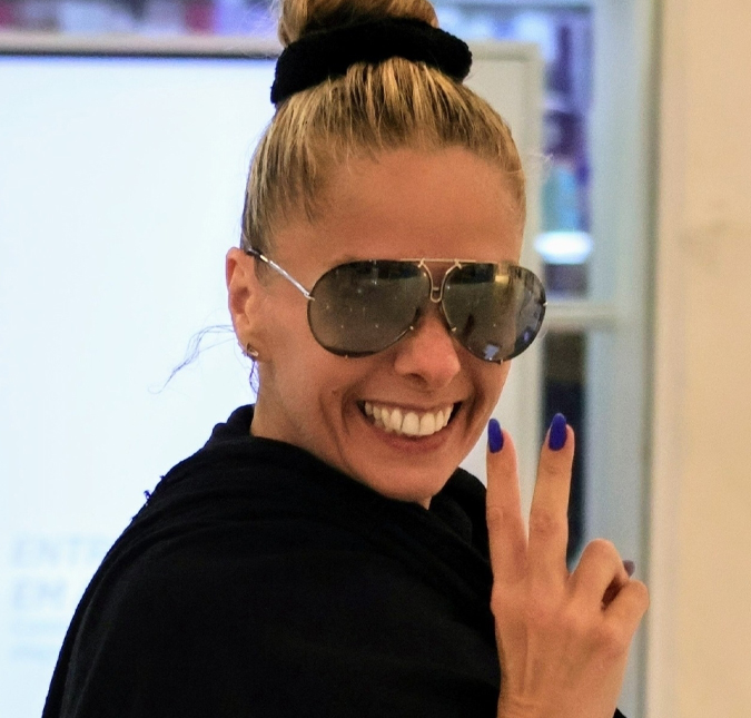 Adriane Galisteu abre o jogo sobre a menopausa: <i>-Passei por todos os sintomas que pode oferecer</i>