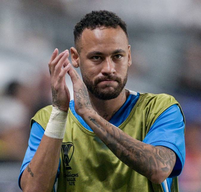 Neymar Jr. se revolta com boatos de furto de anel de 86 mil reais: - <i>Estão ficando malucos</i>