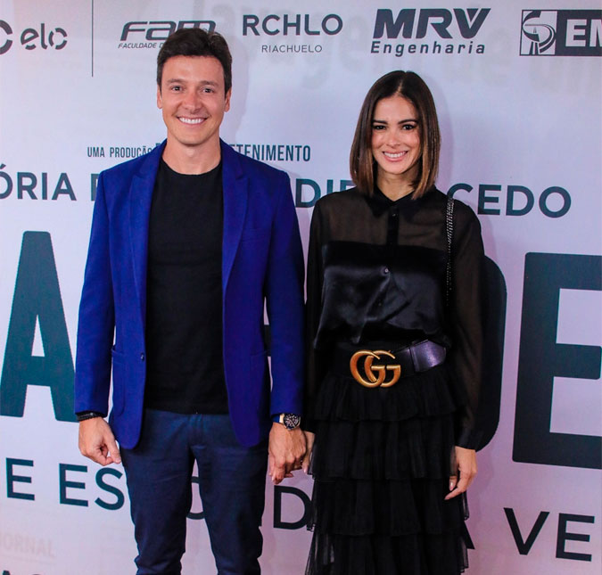 Rodrigo Faro compartilha registro recebendo carinho de Vera Viel: <i>Cuidando de mim</i>