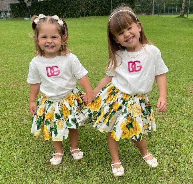 Após mostrar <i>look</i> das filhas para aniversário de Mavie, Virginia conta porque Maria Flor foi sem bolsa: <I>Para não roubar docinhos</i>