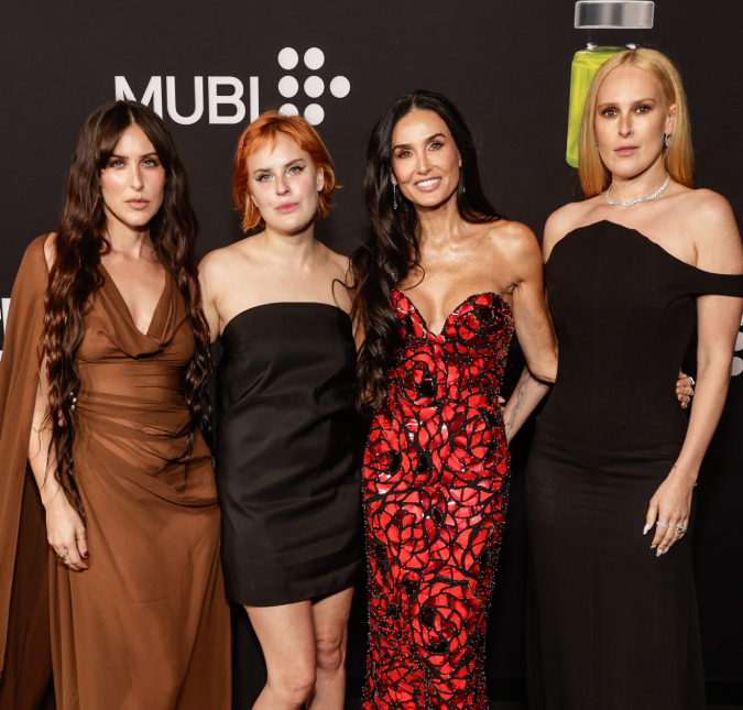 Rumer Willis chama mãe de <I>vovó gostosa</I> ao comemorar aniversário de 62 anos de idade de Demi Moore