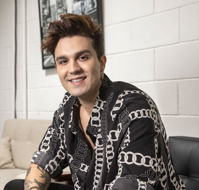 Luan Santana posa ao lado da barriga de Jade Magalhães e se derrete: <i>A fase mais especial das nossas vidas</i>