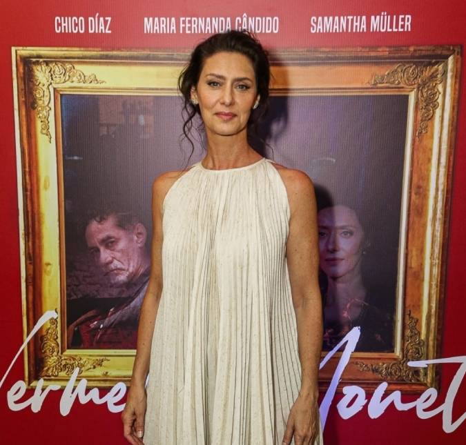 Maria Fernanda Cândido comemora prêmio de Melhor Atriz no Festival de Siena, na Itália
