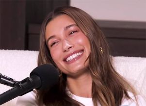 Comemorando 28 anos de idade, Hailey Bieber faz <I>nail art</I> inspirada em <I>drink</I>