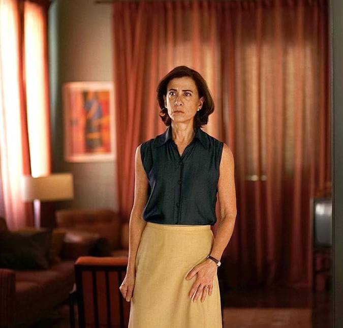 Fernanda Torres visita túmulo da sua personagem de <i>Ainda Estou Aqui</i>, Eunice Paiva