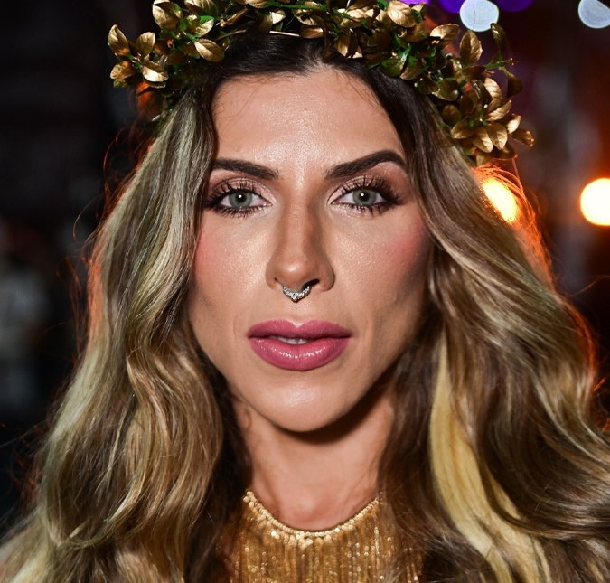 Aos prantos, Ana Paula Minerato se pronuncia pela primeira vez após polêmica com cantora: - <i>Estou muito mal</i>