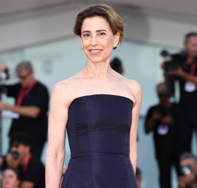 Fernanda Torres é chamada de <I>ícone global</i> pela <I>Vanity Fair</i> e critica título de <I>nepobaby: O mundo está muito bobo</i>