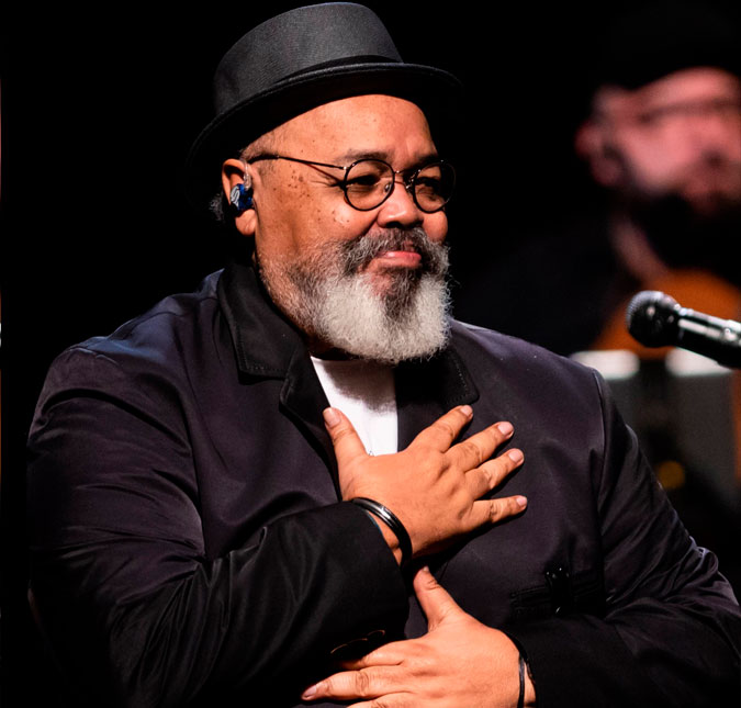 Jorge Aragão cancela <i>show</i> após ser internado com colecistite aguda