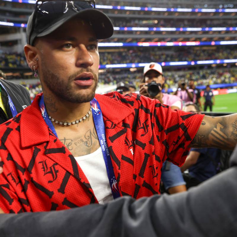 Neymar Jr. expõe <I>prints</i> antigos de húngara que colocam dúvida sobre caso de paternidade, diz colunista