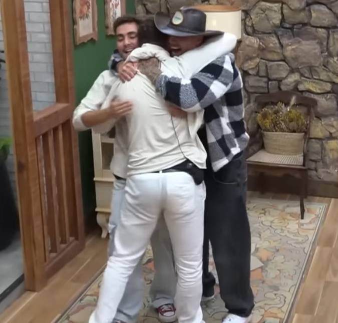 Na reta final de <i>A Fazenda 16</i>, Gilsão e Juninho discutem com G4... Veja tudo que rolou na madrugada do <i>reality show</i>