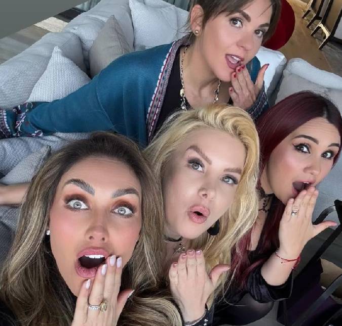 Para sempre <i>Rebelde</i>! Dulce Maria comemora aniversário com Anahí e outras atrizes da novela