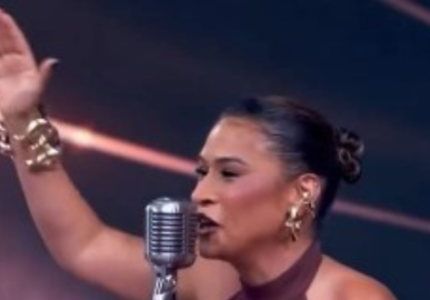 Simone Mendes leva prêmio de Melhor Música no <i>Melhores do Ano</i> da <i>Globo</i>. Confira o que mudou na carreira dela após o fim da dupla