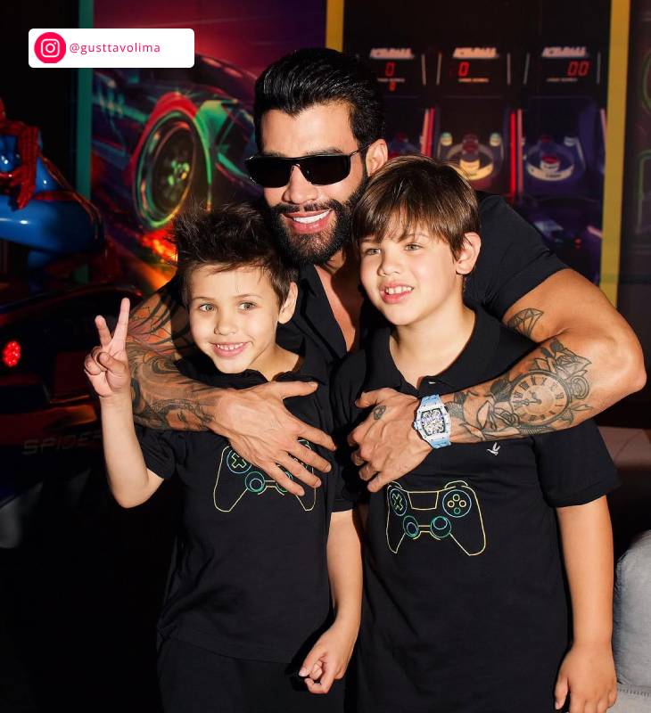 Gusttavo Lima deixa os filhos menores de idade dirigirem