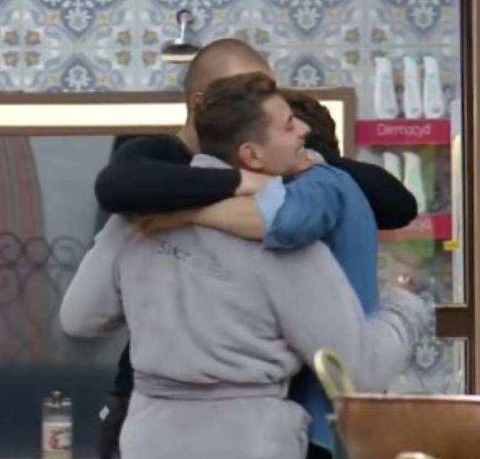 Na reta final de <i>A Fazenda 16</i>, G3 comenta trajetória e Sacha Bali chora por Larissa... Veja tudo que rolou na madrugada do <i>reality</i>