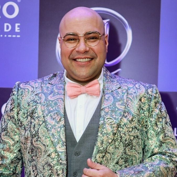Tiago Abravanel se derrete por <i>Hairspray</i> e dá <i>spoiler</i> para 2025: <i>- Muito trabalho</i>