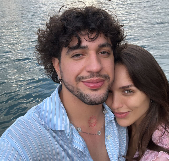 Assumidíssimos! Nattanzinho posta primeiro clique com Rafa Kalimann e chama pai da influenciadora de <i>sogro</i>