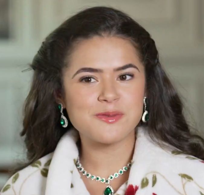 Maísa Silva ganha presente inusitado em amigo culto e viraliza