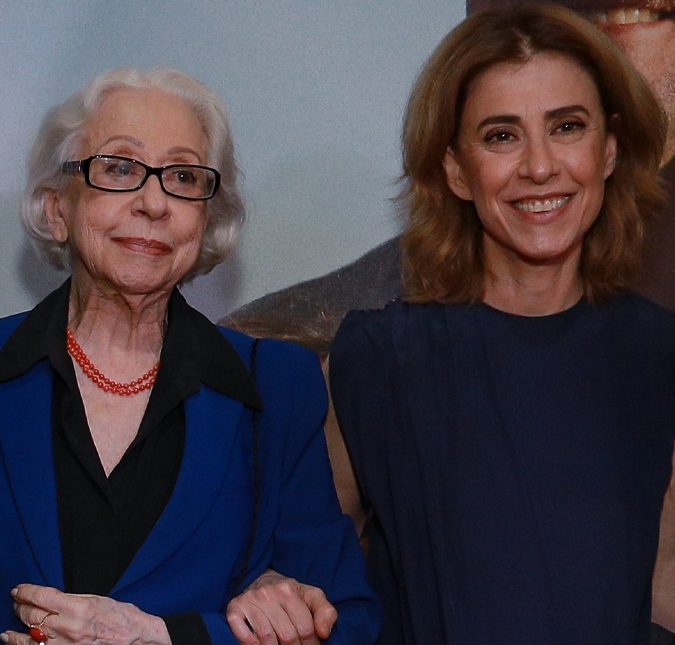 Após vencer <i>Globo de Ouro</i>, Fernanda Torres revela que Fernanda Montenegro sabia de sua vitória: <i>- A mamãe tinha certeza</i>