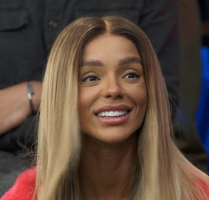 Brunna Gonçalves exibe barriguinha de grávida em gravação surpresa para o <i>BBB25</i>; veja!