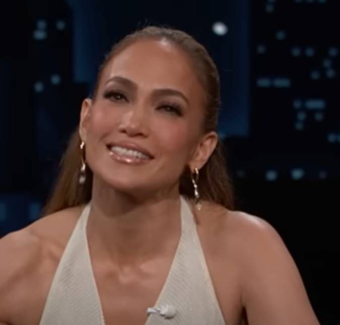Após divórcio, Jennifer Lopez ficará com anel de noivado avaliado em mais de 30 milhões de reais, diz jornal Processo de divórcio da cantora e Ben Affleck chegou ao fim no início dessa semana