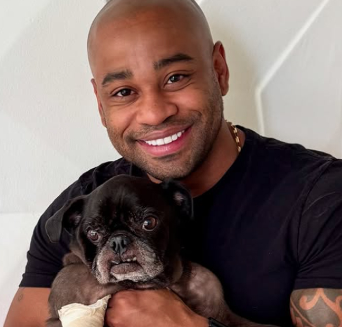 Em dia de cirurgia do seu cachorro, Cezar Black se despede de Rocco: <i>Pode ser o último cheiro, beijo e carinho</i>