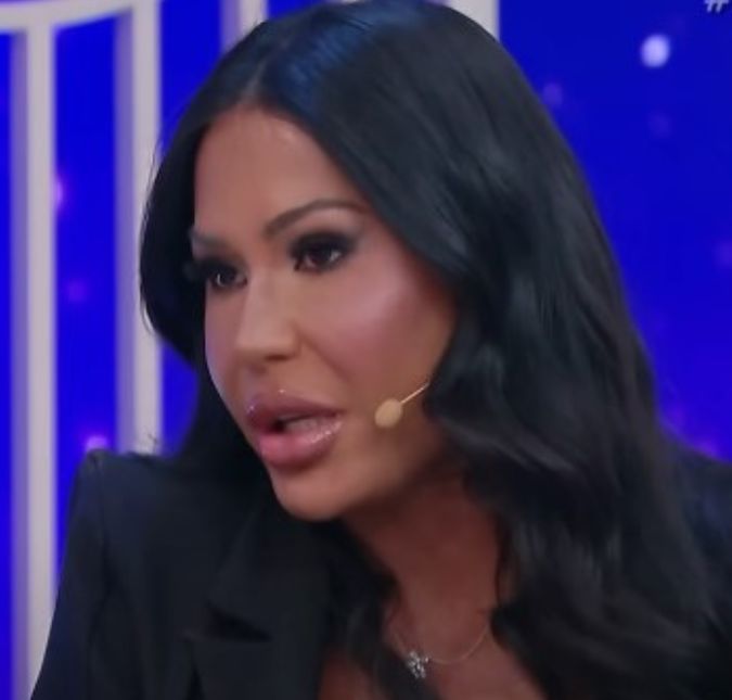 Gracyanne Barbosa pode receber visita de oficial de justiça na casa do <i>BBB25</I>, afirma colunista