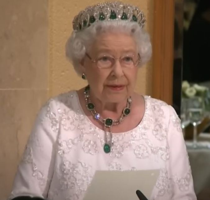 Por dez anos, Rainha Elizabeth ll não teria conhecimento de que colaborador era espião soviético