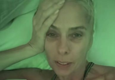Adriane Galisteu conta como está a recuperação após realizar procedimento de emergência: <i>- Já estou ficando melhor</i>